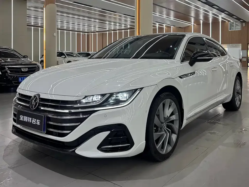 Volkswagen CC 2023 из CN, фото 1