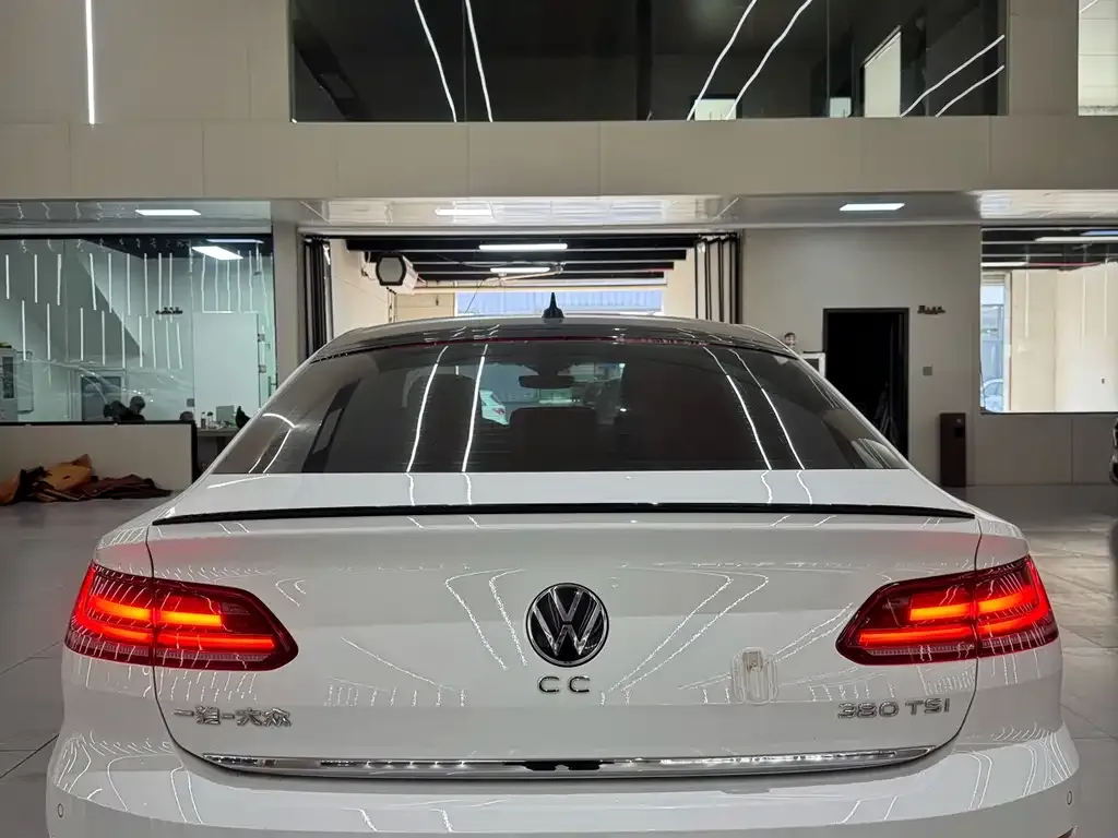 Volkswagen CC 2023 из CN, фото 8