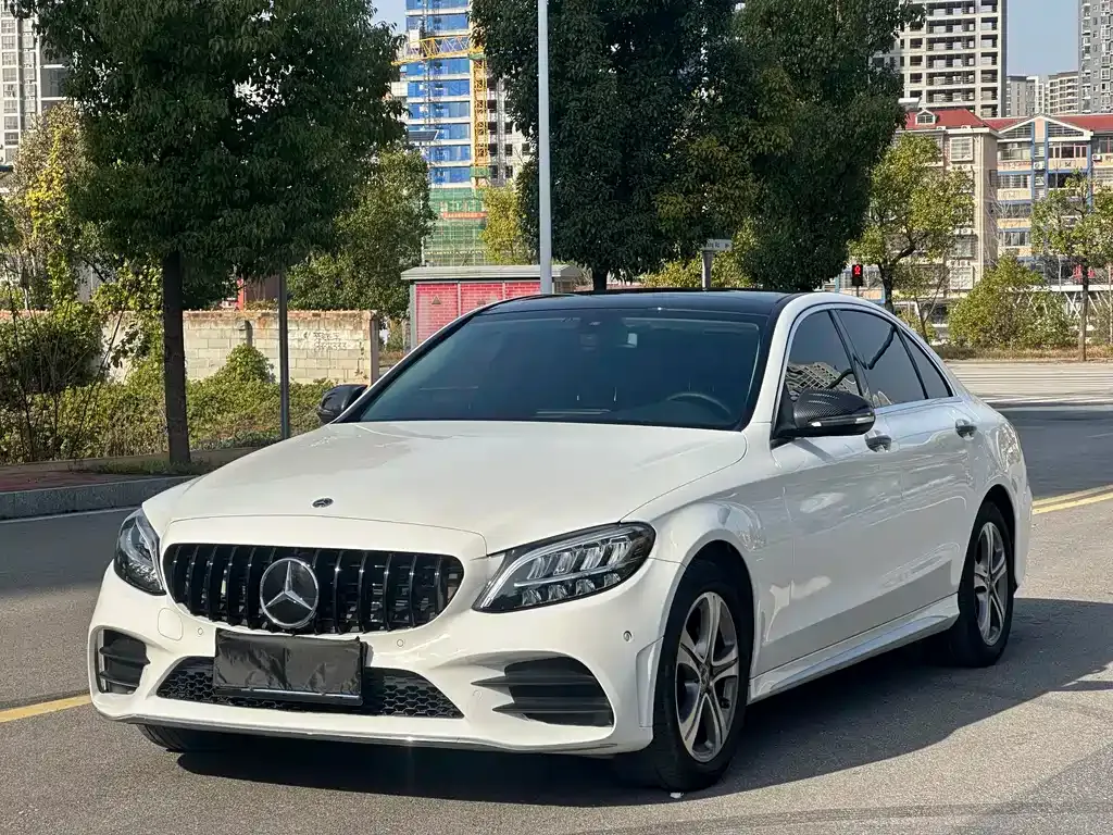 Mercedes-Benz C-Class — фото 1