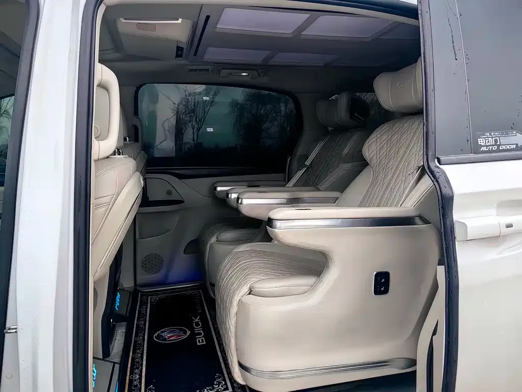 Buick GL8 2022 из CN, фото 2