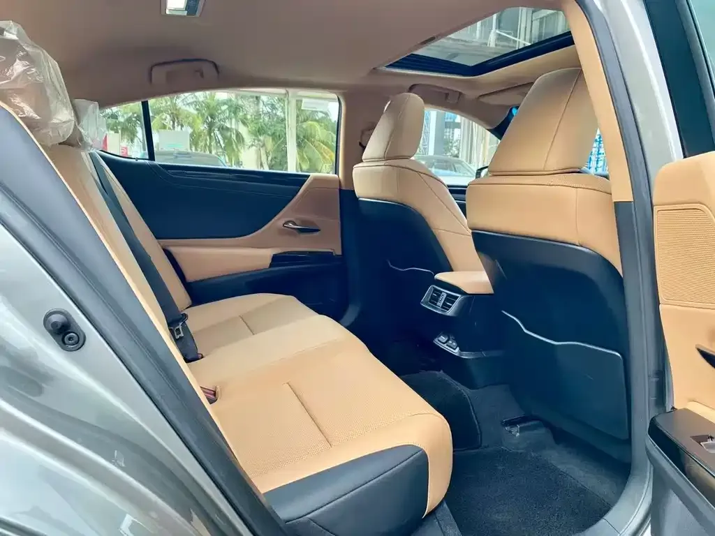 Lexus ES 2024 из CN, фото 2