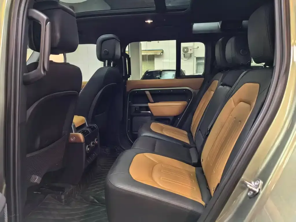 Land Rover Defender — фото 10