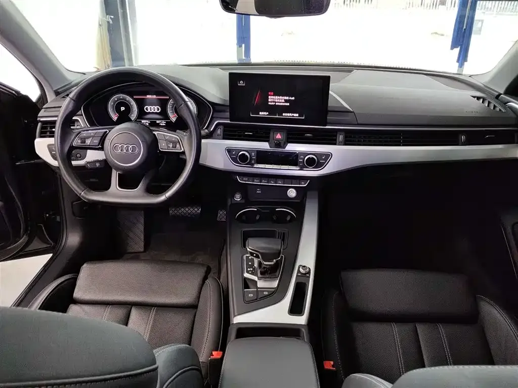 Audi A4L 2022 из CN, фото 3