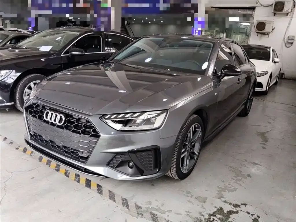 Audi A4L 2022 из CN, фото 5