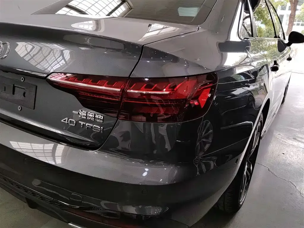 Audi A4L 2022 из CN, фото 9