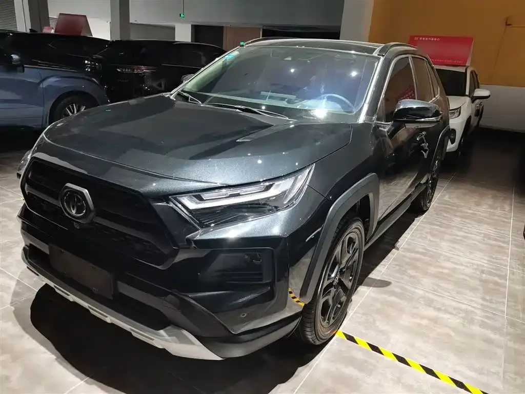 Toyota RAV4 2023 из CN, фото 3