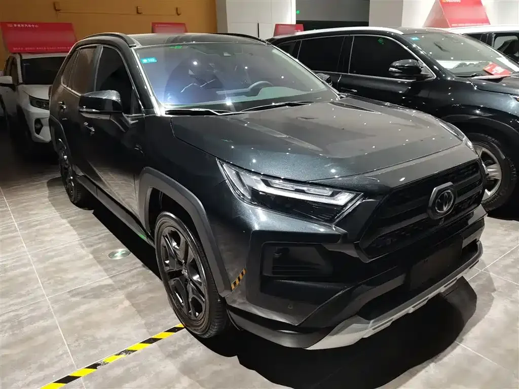 Toyota RAV4 2023 из CN, фото 10
