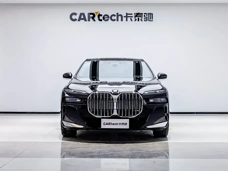 BMW 7 Series 2023 из CN, фото 3