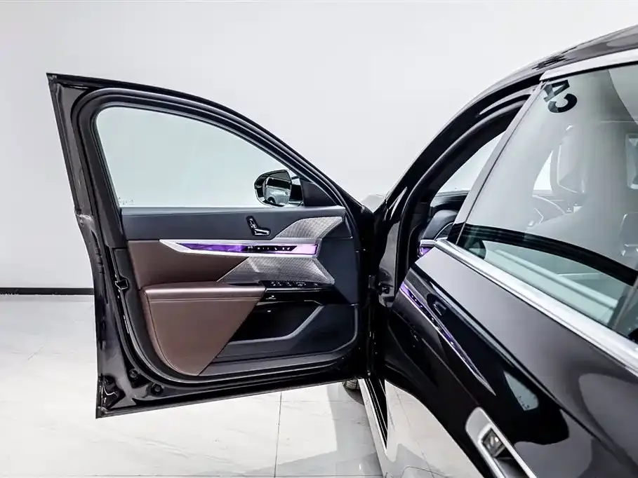 BMW 7 Series 2023 из CN, фото 7