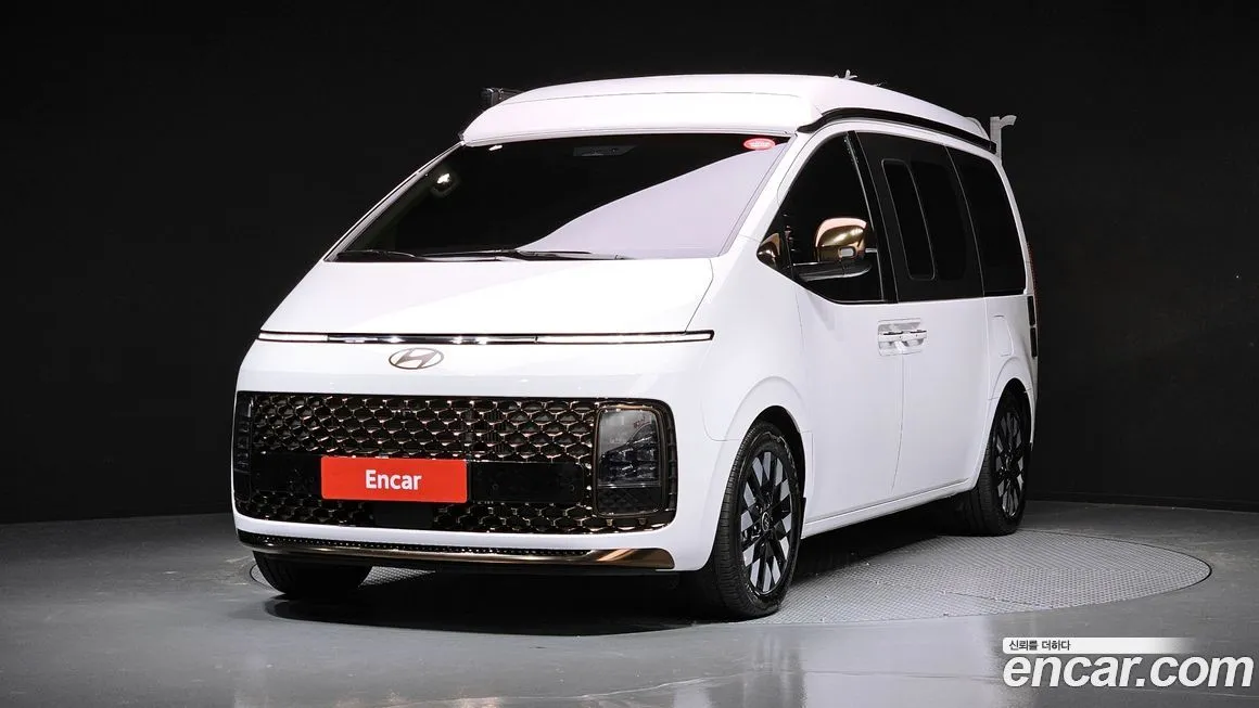 Hyundai Staria — фото 1