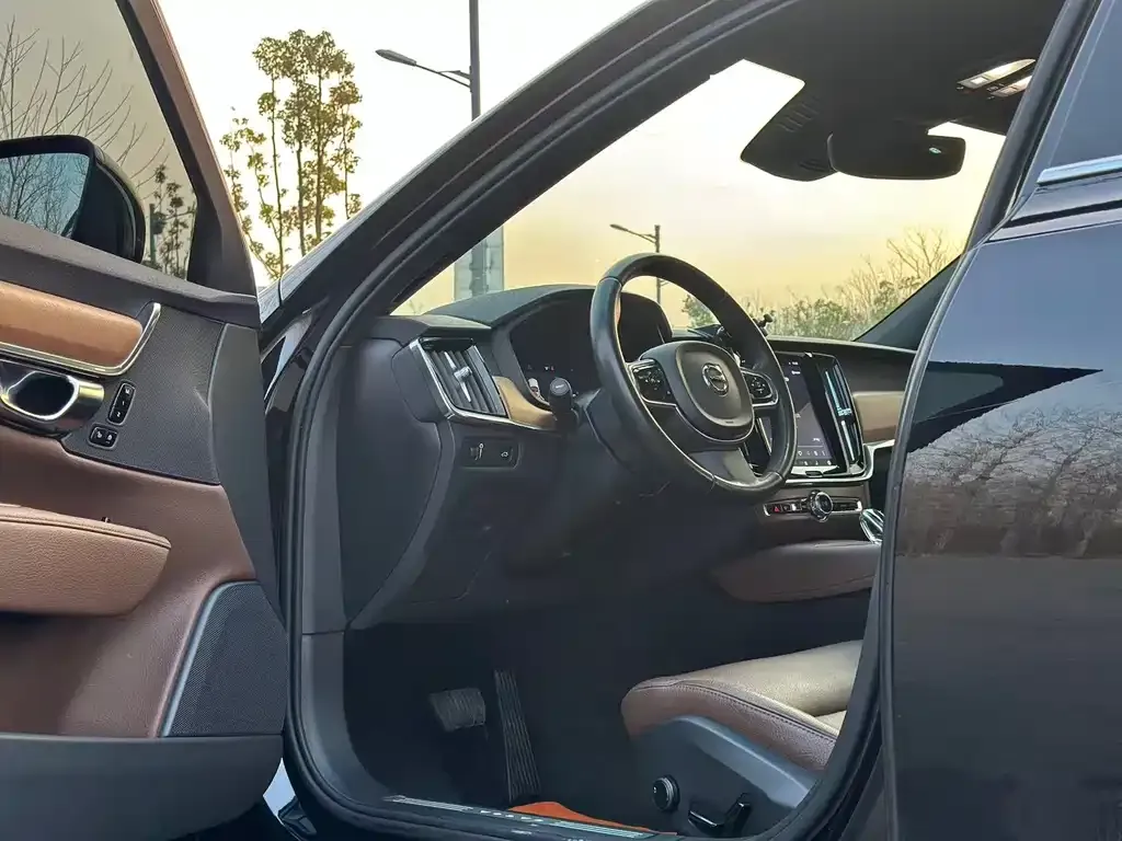 Volvo S90 2022 из CN, фото 7