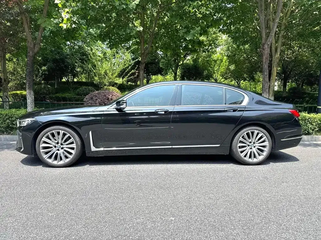 BMW 7 Series 2021 из CN, фото 3