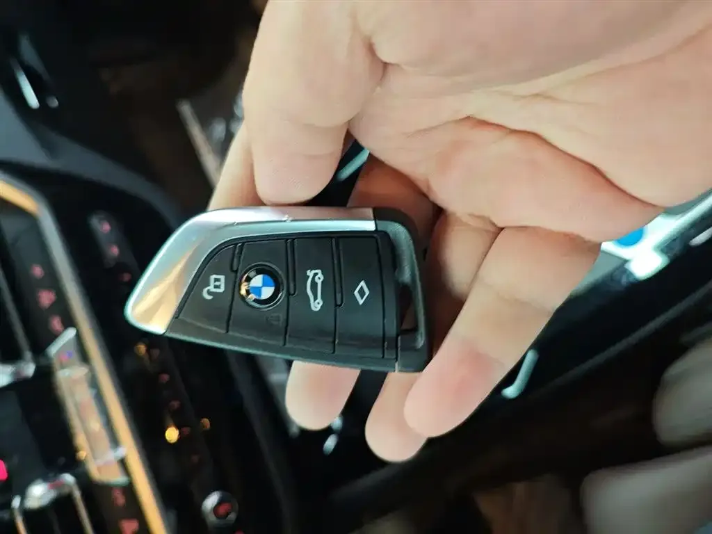 BMW iX3 2024 из CN, фото 2