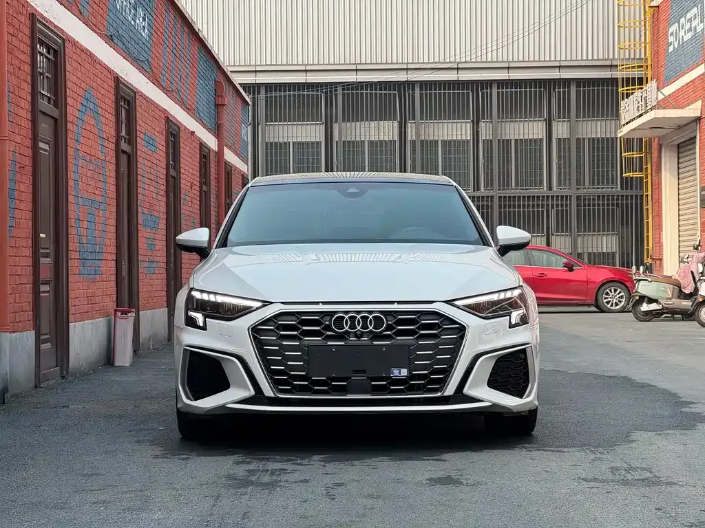 Audi A3 2023 из CN, фото 10
