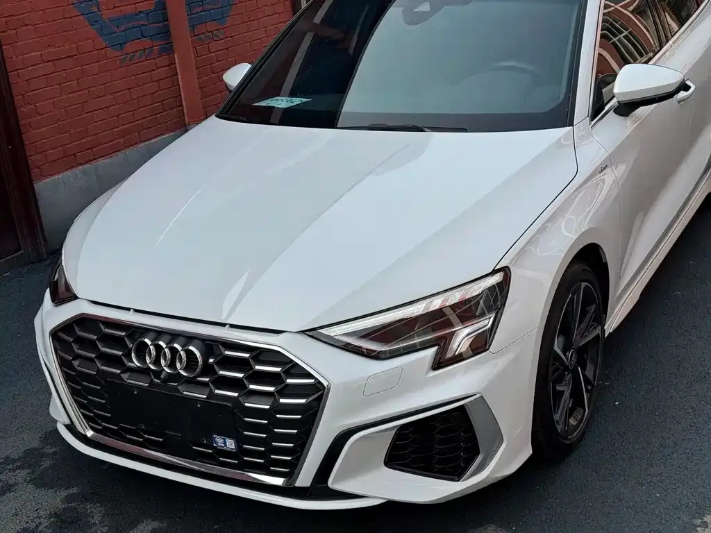 Audi A3 2023 из CN, фото 2