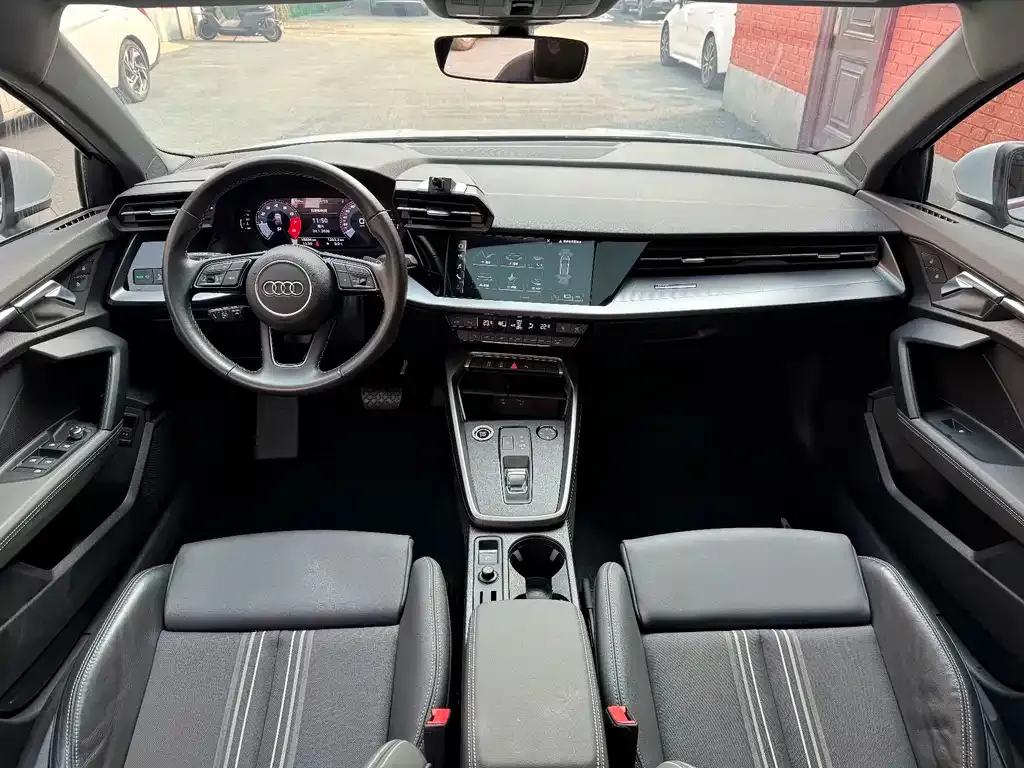 Audi A3 2023 из CN, фото 6