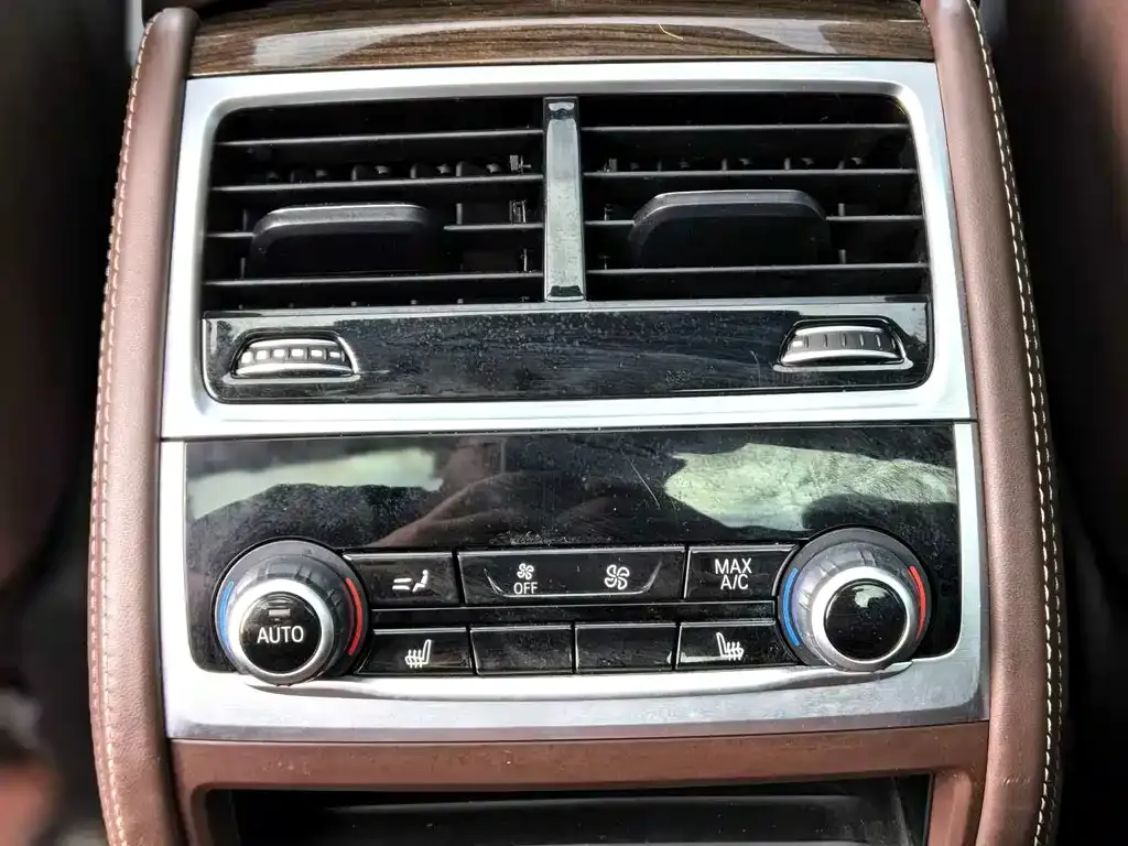 BMW 7 Series — фото 2
