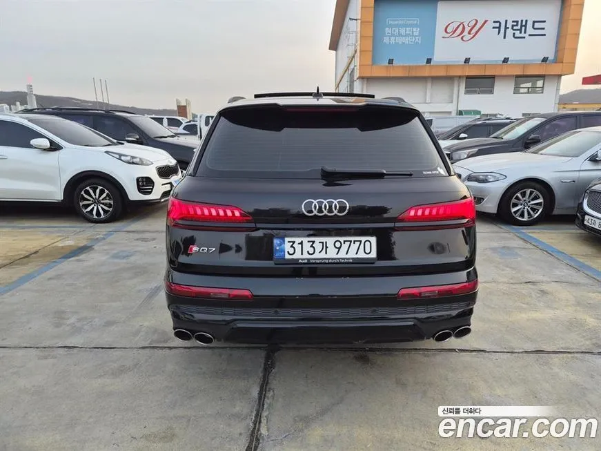 Audi SQ7 2023 из KR, фото 5