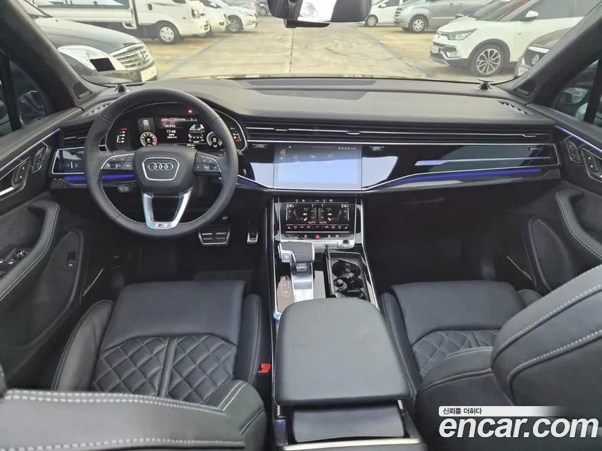 Audi SQ7 2023 из KR, фото 2