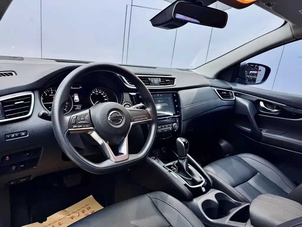 Nissan Qashqai — фото 10