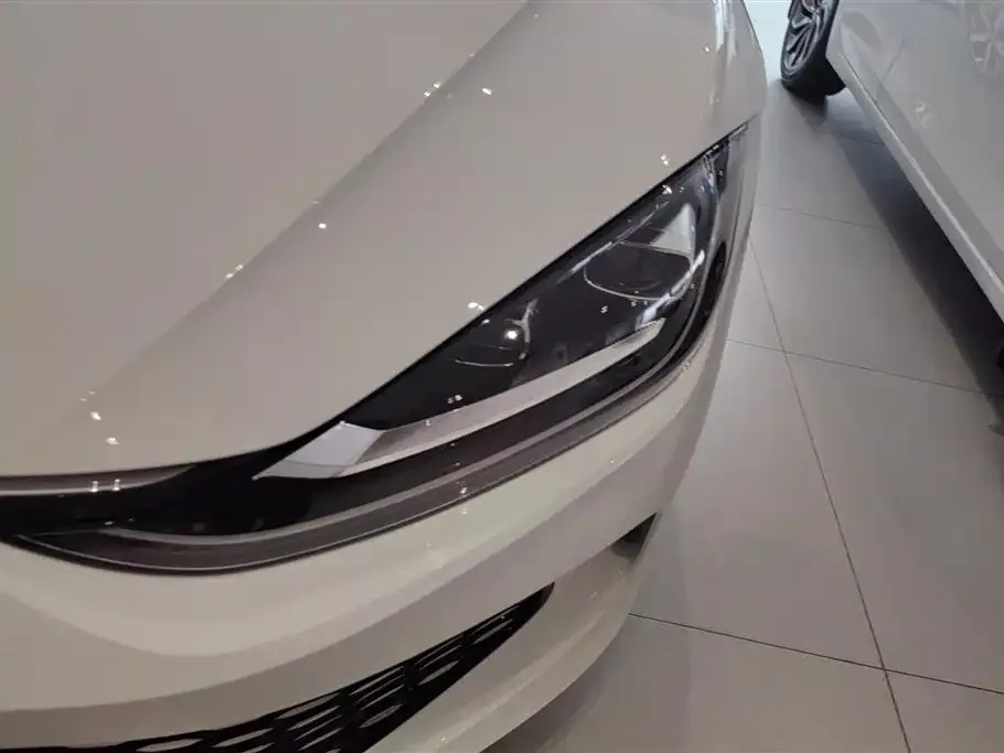 Volkswagen Lamando 2024 из CN, фото 3