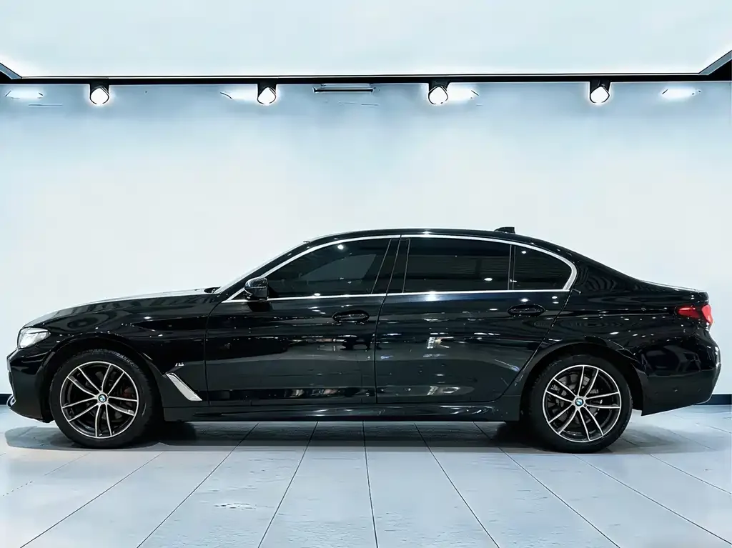 BMW 5 Series — фото 2