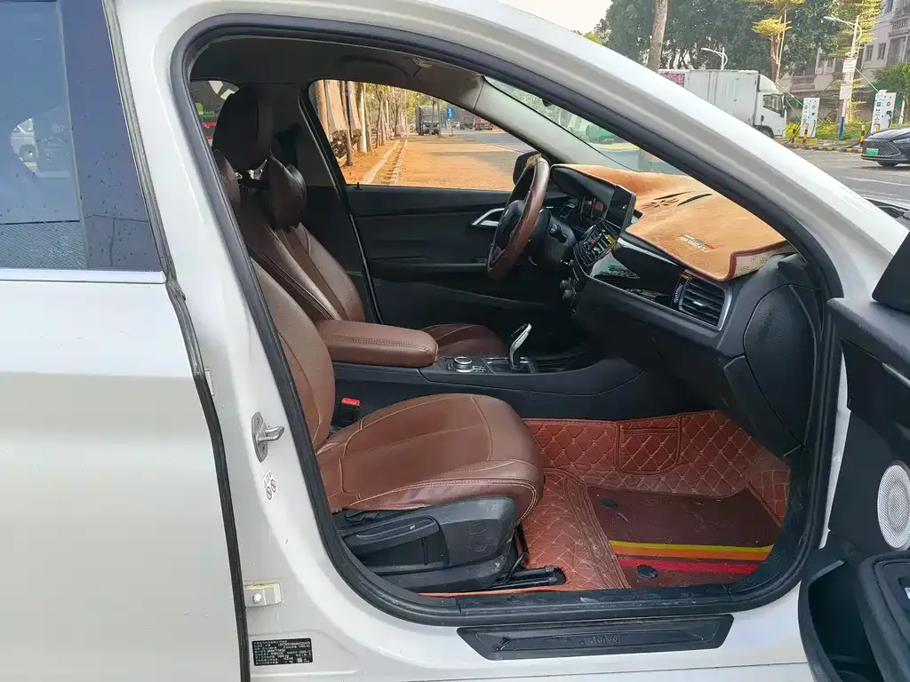 BMW 1 Series 2021 из CN, фото 5