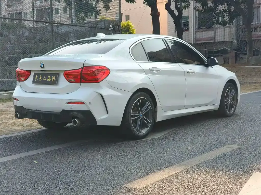 BMW 1 Series 2021 из CN, фото 8