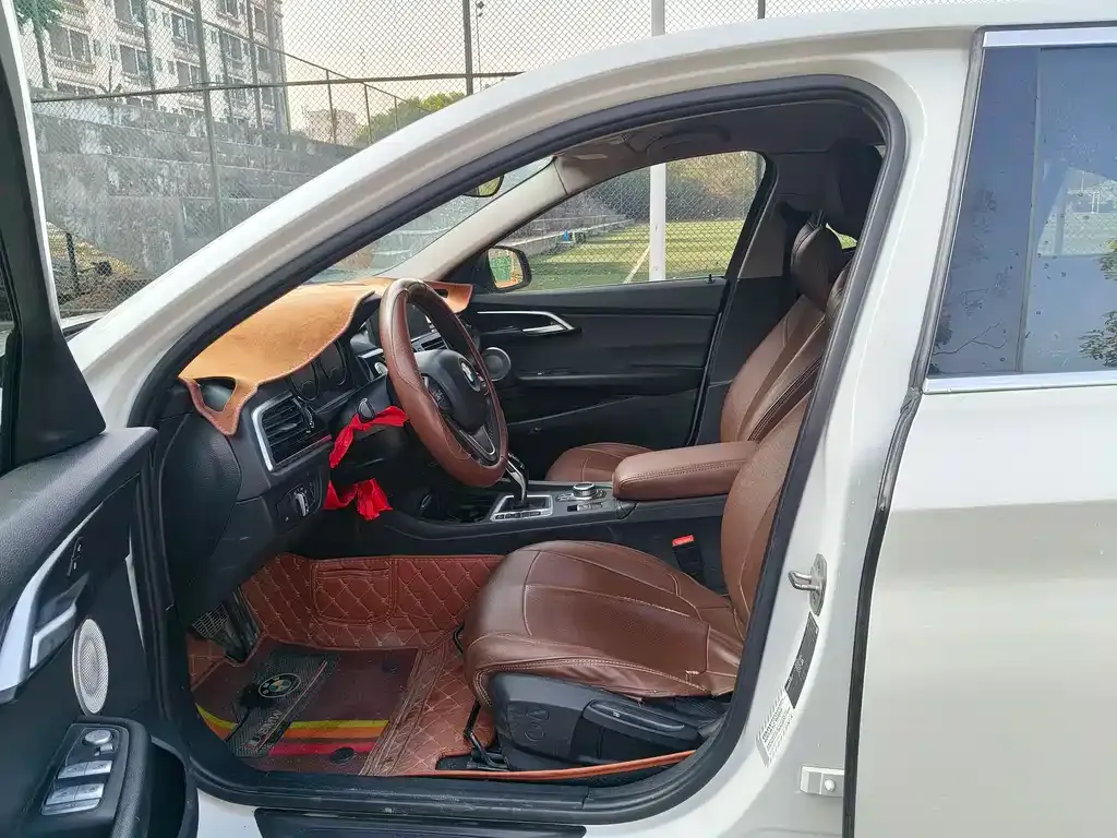 BMW 1 Series 2021 из CN, фото 7