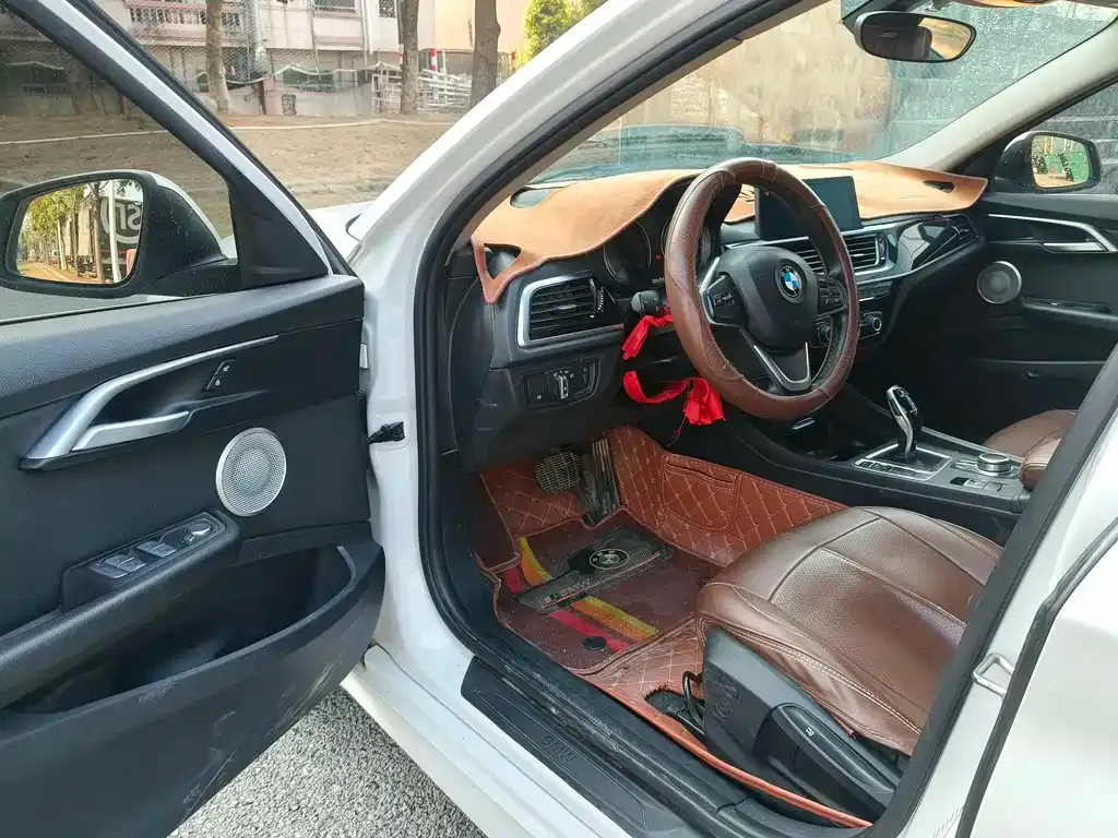 BMW 1 Series 2021 из CN, фото 4