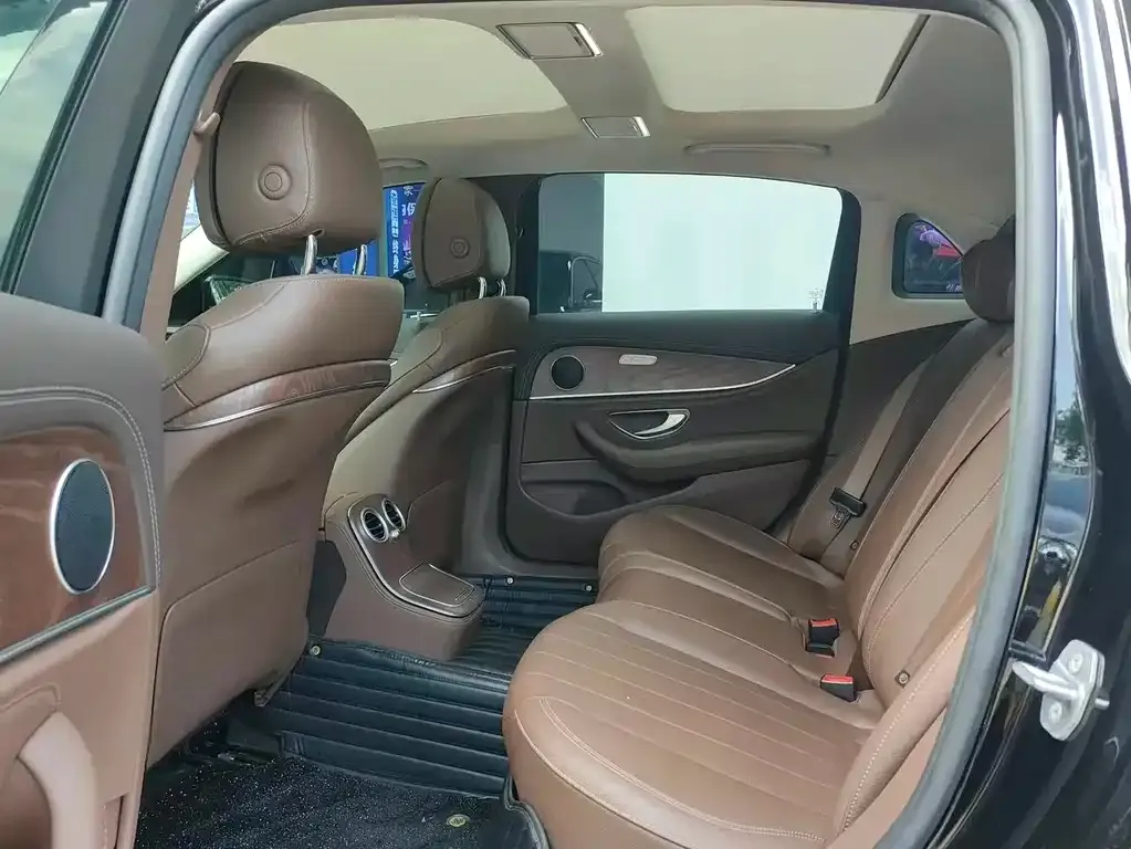 Mercedes-Benz E-Class 2023 из CN, фото 3
