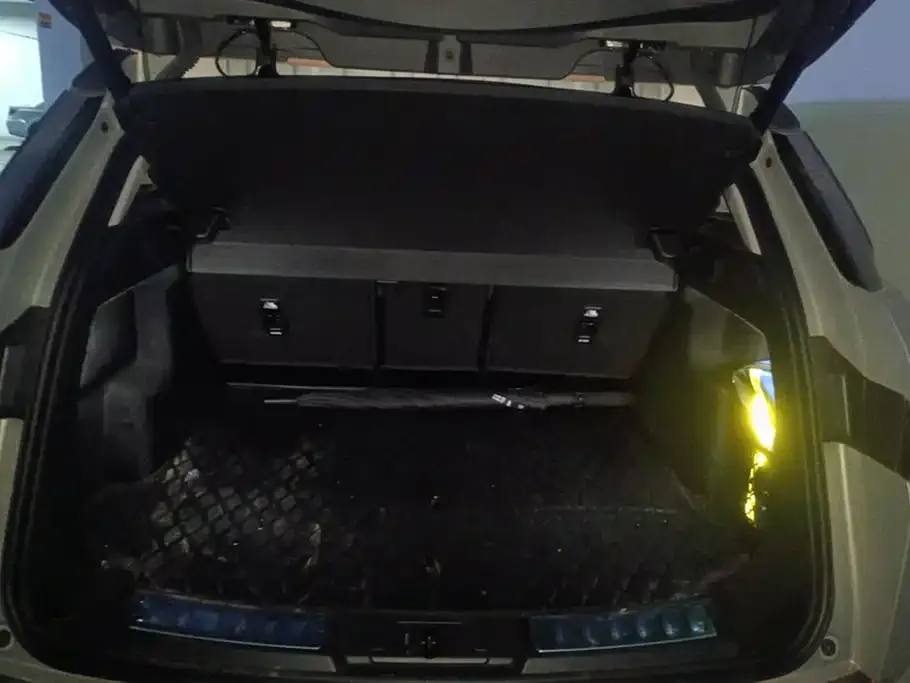 Land Rover Evoque 2024 из CN, фото 3