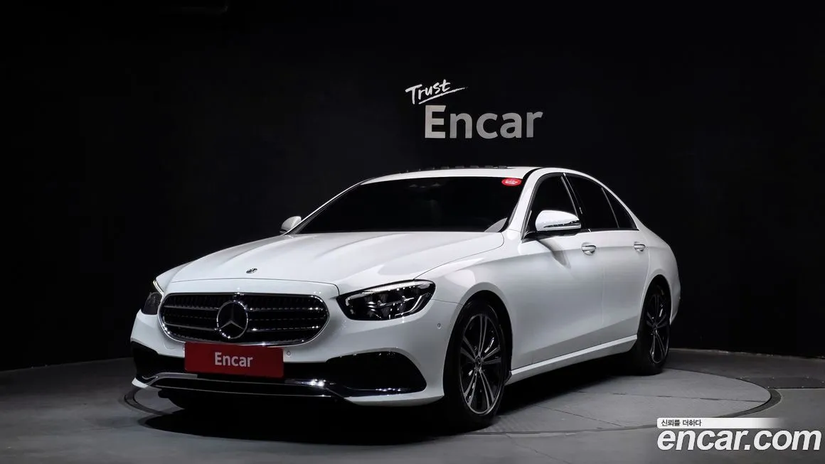 Mercedes-Benz E-Class — фото 1