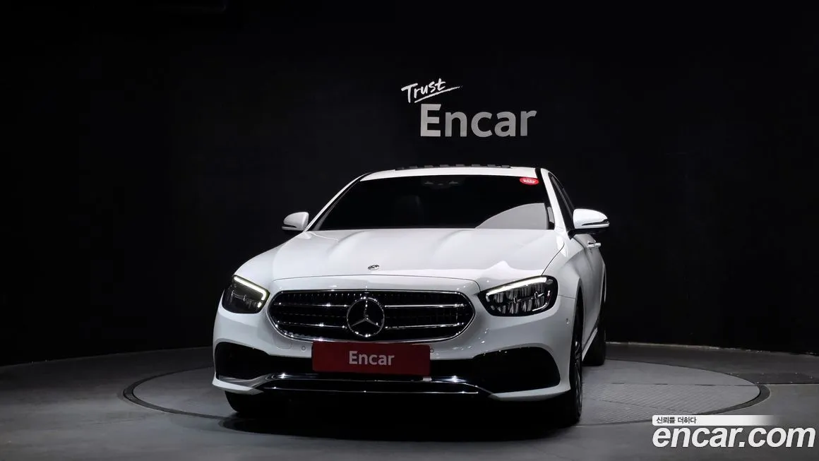Mercedes-Benz E-Class — фото 2