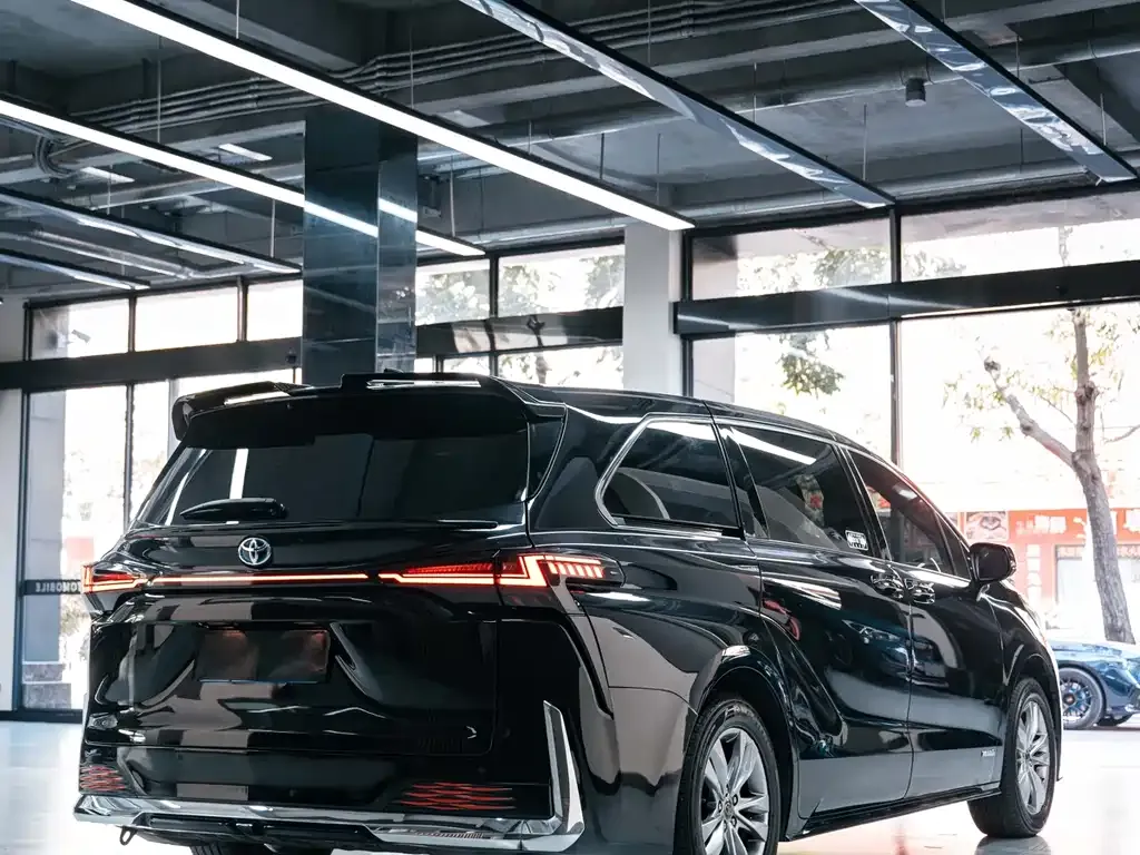 Toyota Sienna 2023 из CN, фото 7
