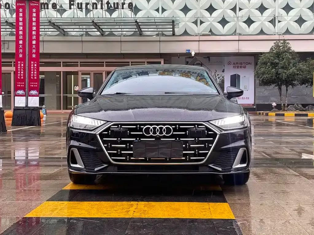 Audi A7L 2023 из CN, фото 1