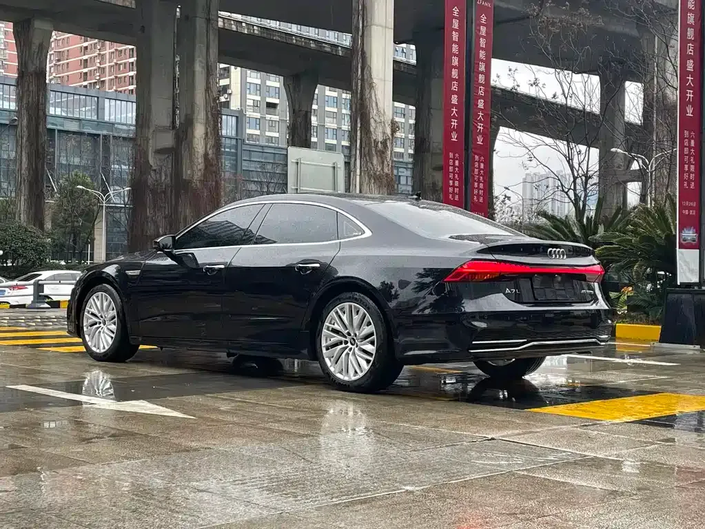Audi A7L 2023 из CN, фото 5