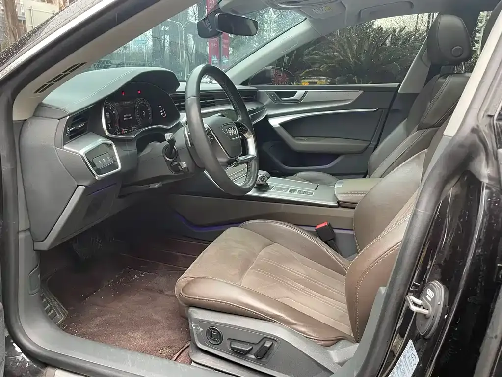 Audi A7L 2023 из CN, фото 2