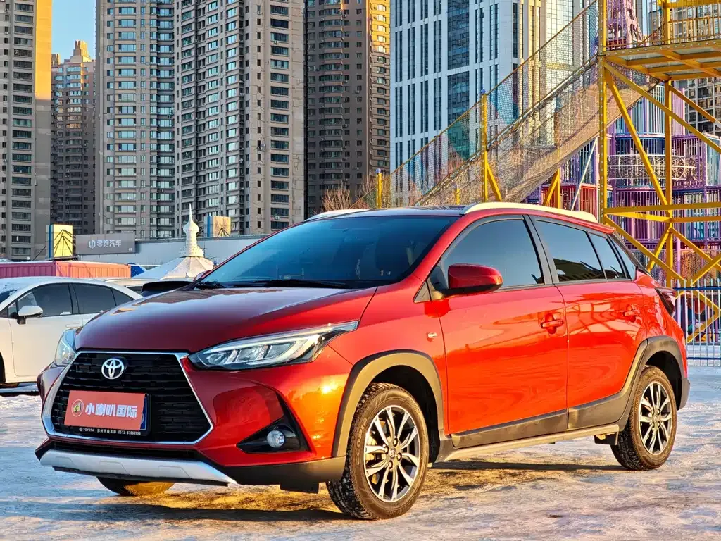 Toyota Yaris L — фото 7
