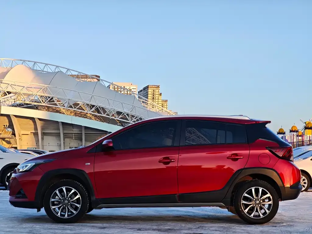 Toyota Yaris L — фото 4