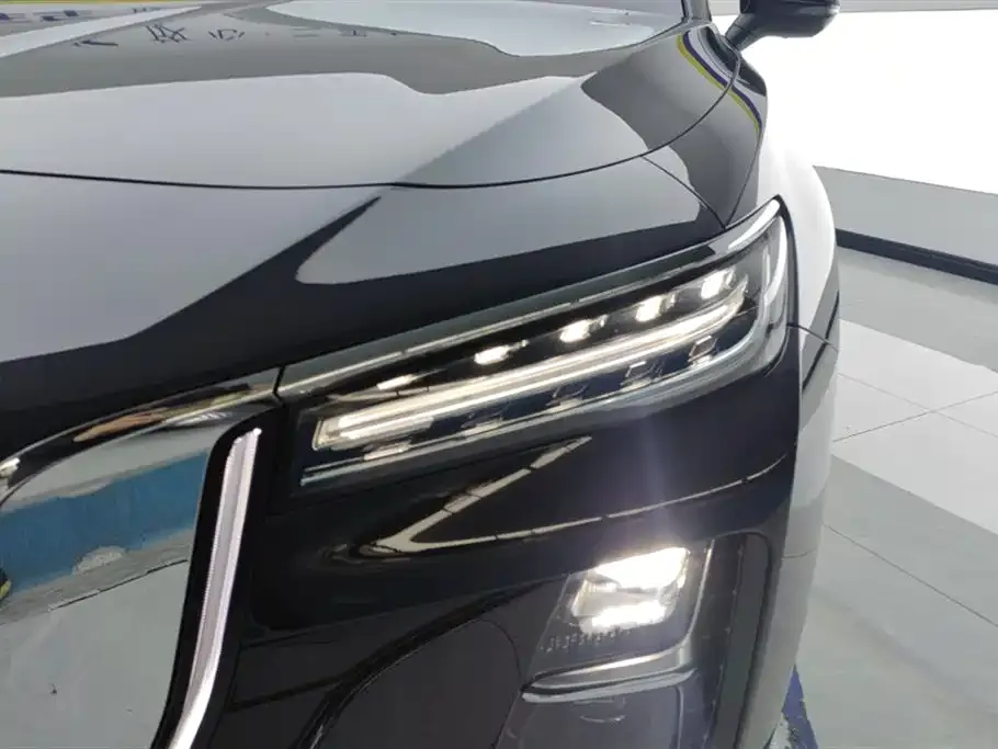 Hongqi H5 — фото 3