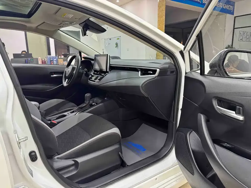 Toyota Corolla 2022 из CN, фото 2