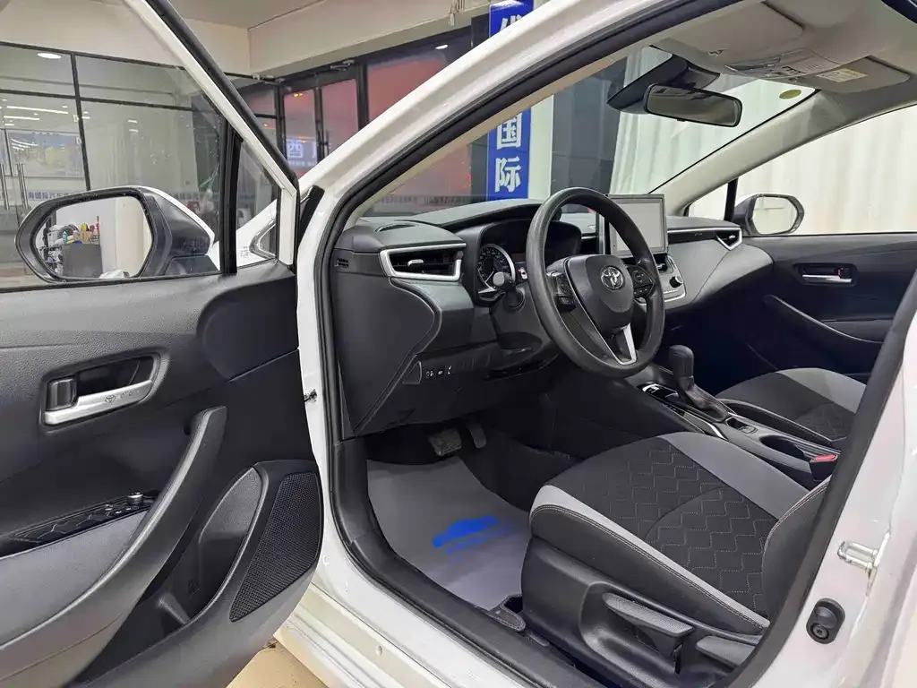 Toyota Corolla 2022 из CN, фото 9