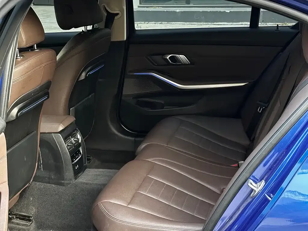 BMW 3 Series 2021 из CN, фото 3