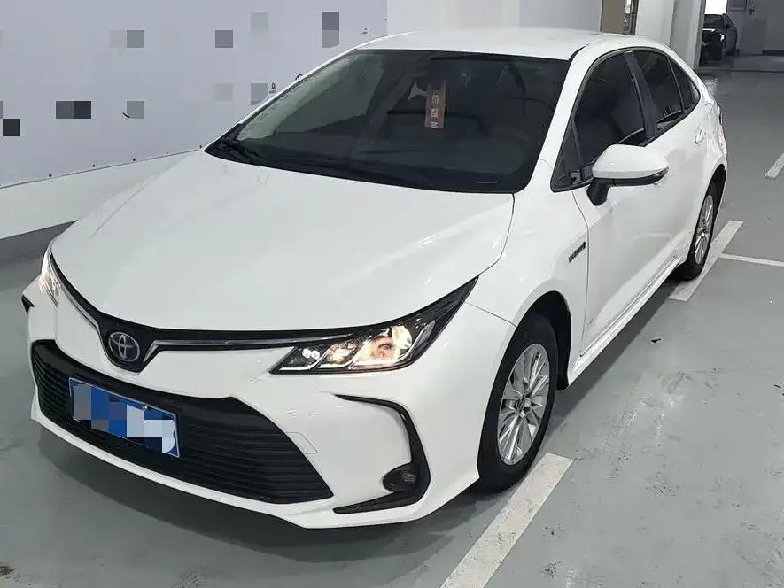 Toyota Corolla 2023 из CN, фото 1