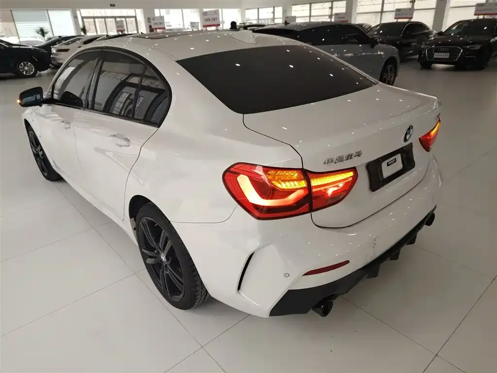 BMW 1 Series 2023 из CN, фото 8