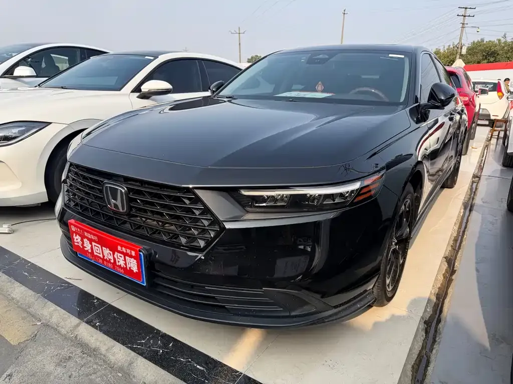 Honda Accord — фото 1