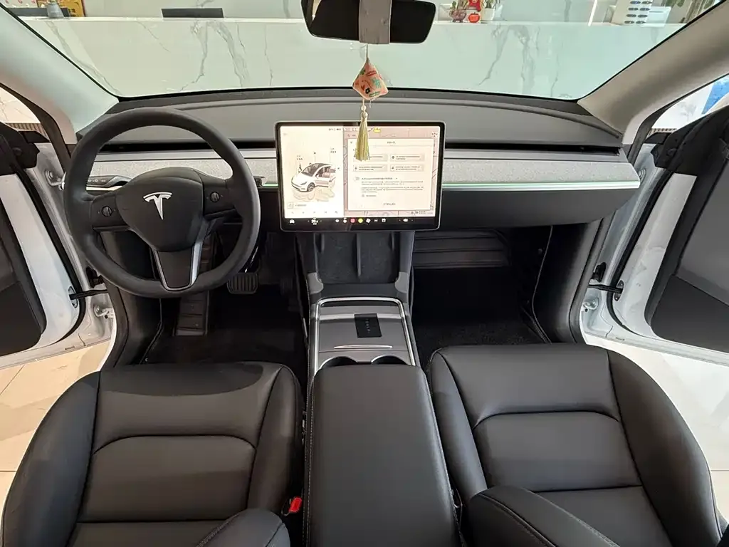Tesla Model Y — фото 4