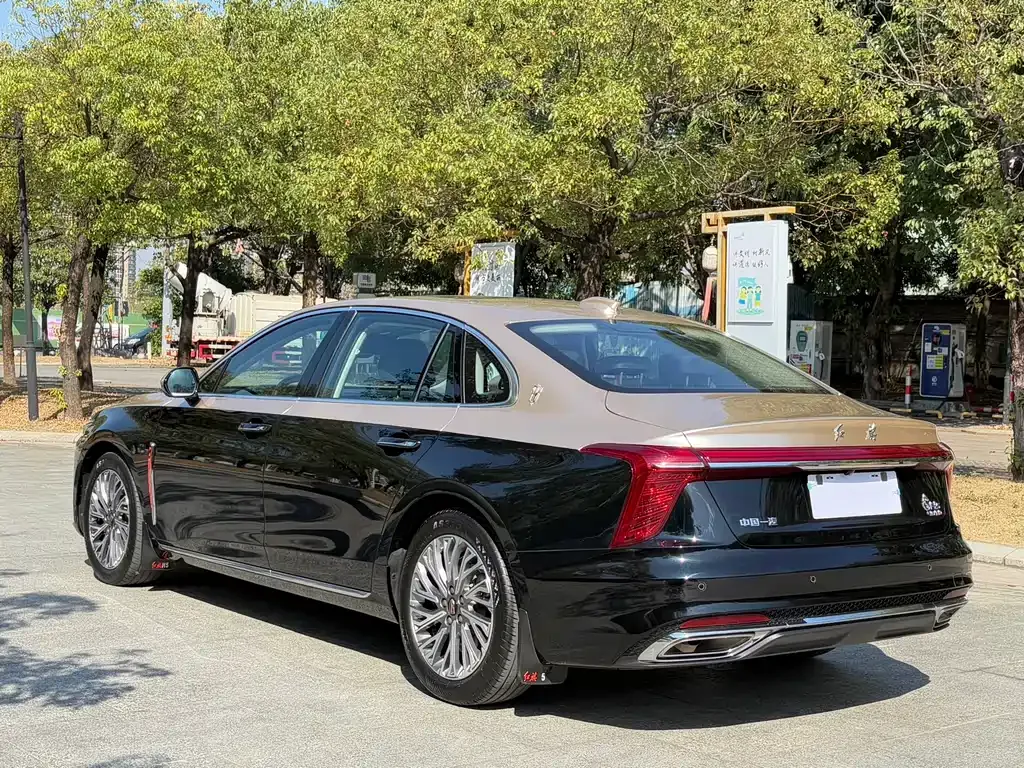 Hongqi H5 — фото 9