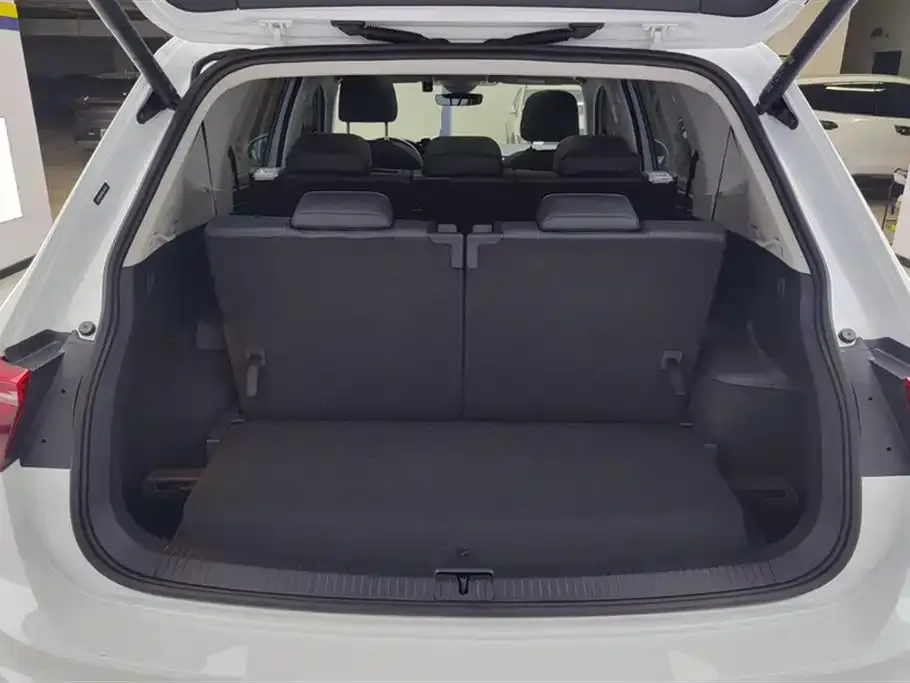 Volkswagen Tiguan L 2022 из CN, фото 4